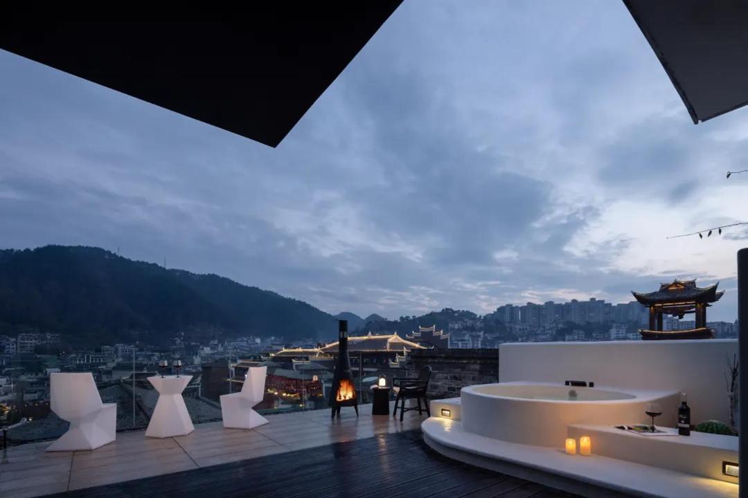 Phoenix Hall House Hotel Fenghuang Eksteriør billede